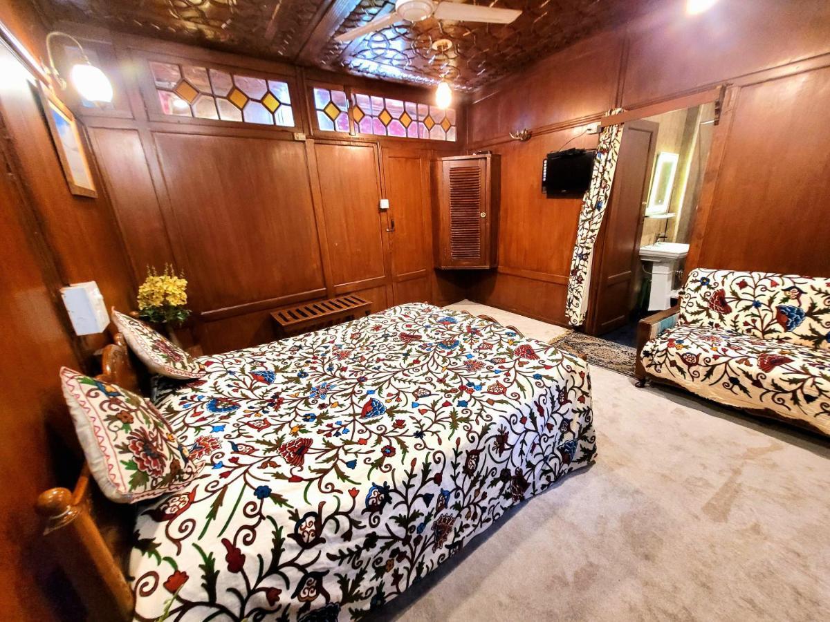 Aziz Palace Group Of Houseboats Srīnagar المظهر الخارجي الصورة