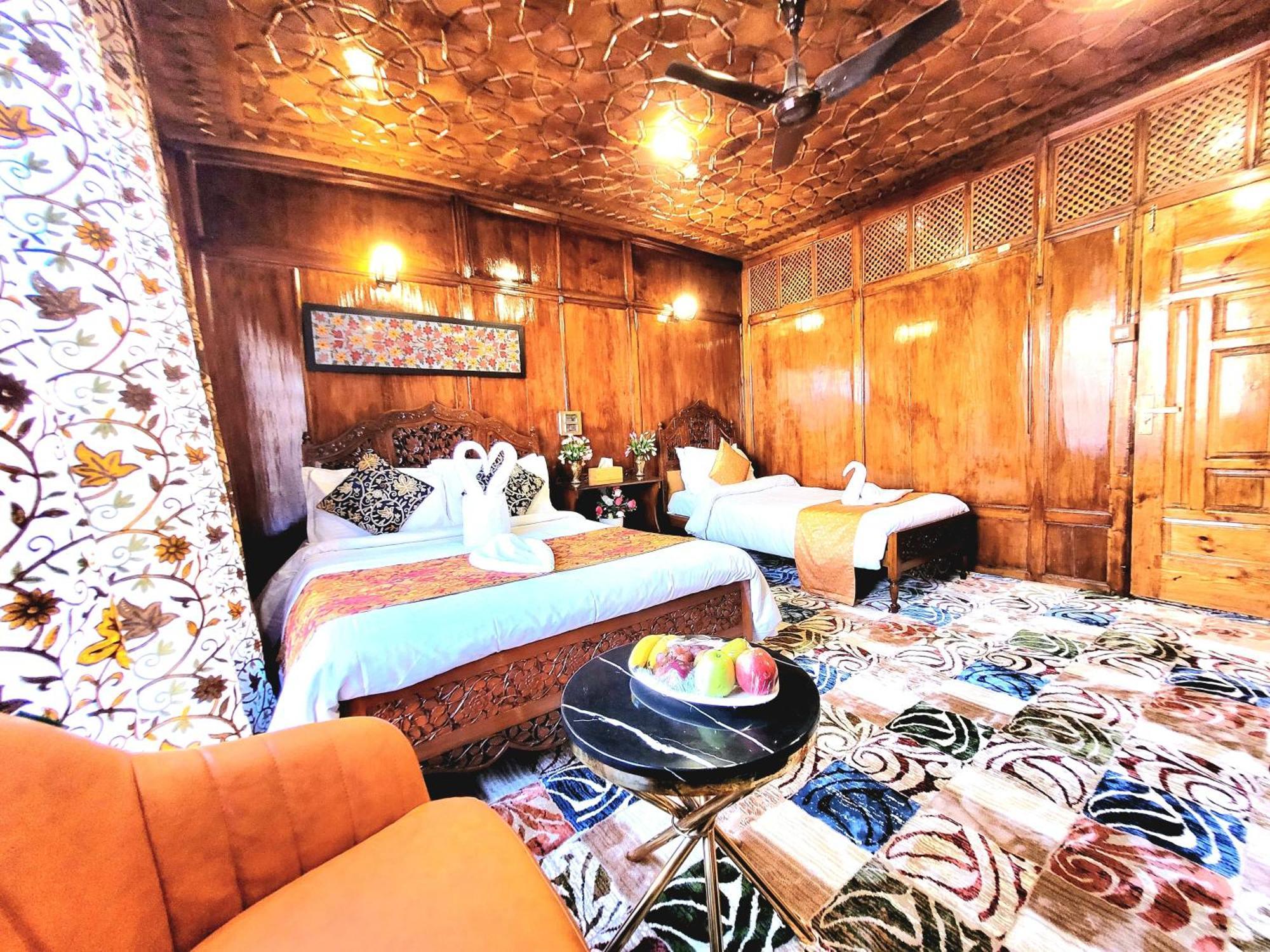 Aziz Palace Group Of Houseboats Srīnagar المظهر الخارجي الصورة
