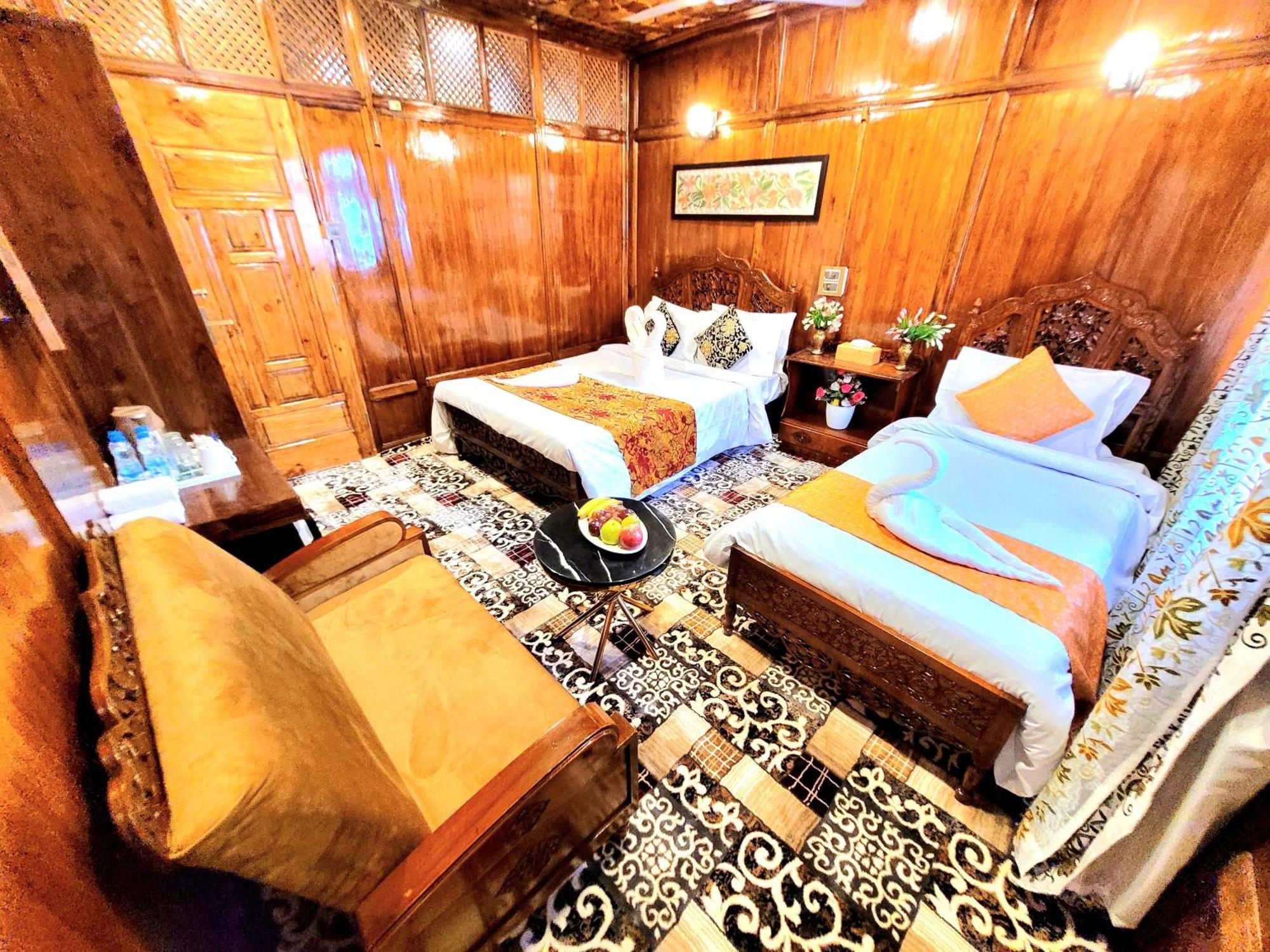 Aziz Palace Group Of Houseboats Srīnagar المظهر الخارجي الصورة