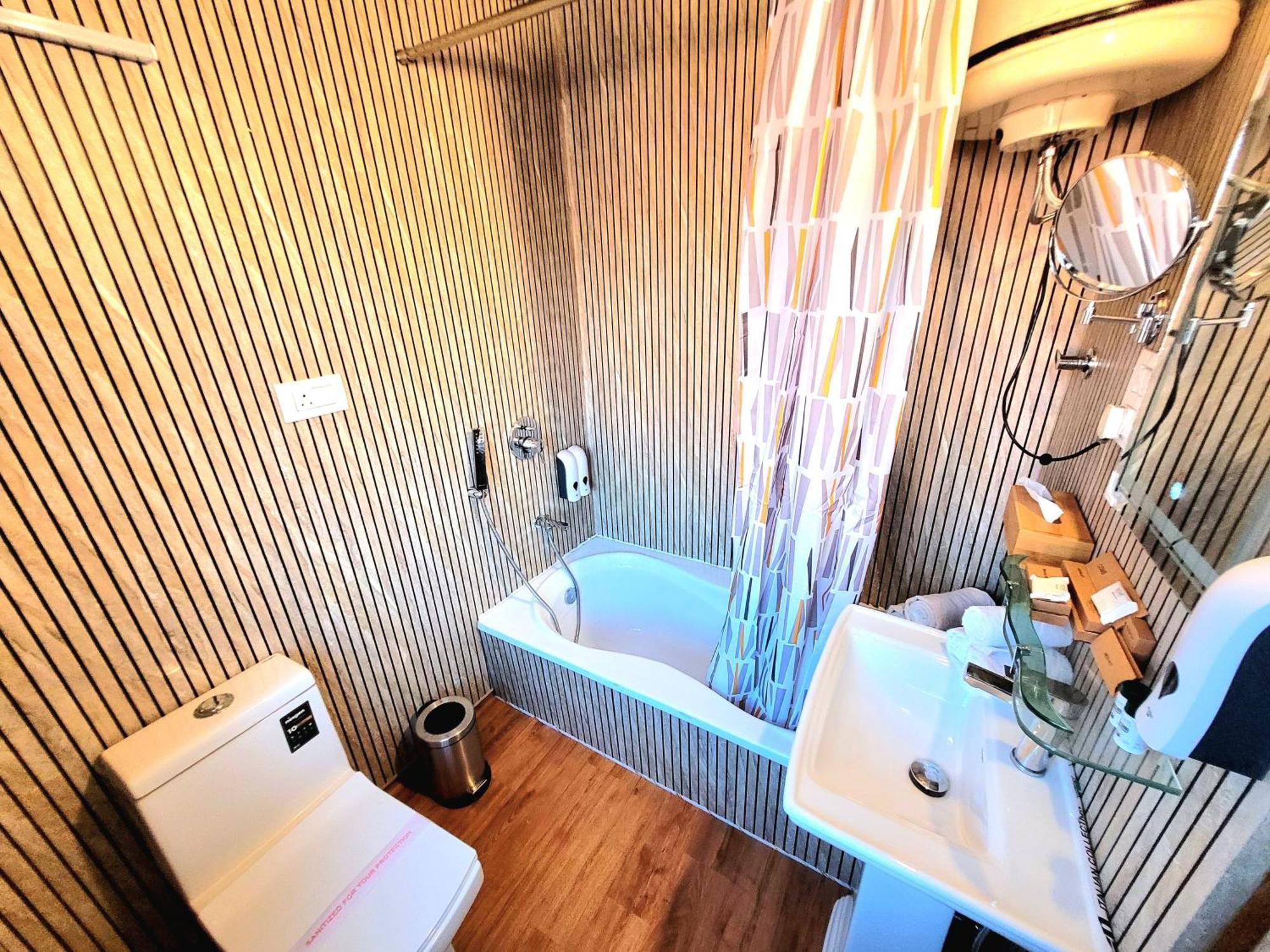 Aziz Palace Group Of Houseboats Srīnagar المظهر الخارجي الصورة