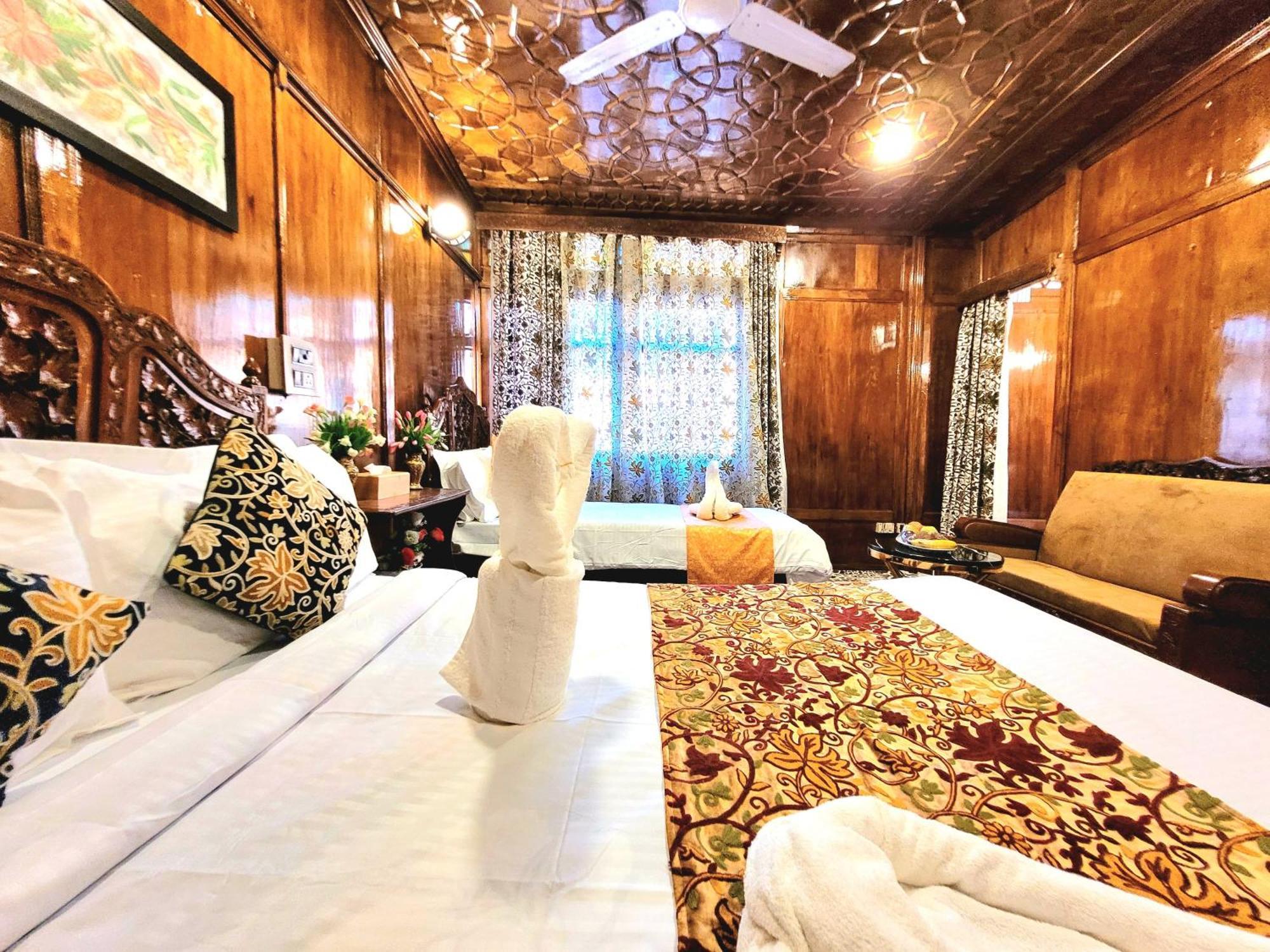 Aziz Palace Group Of Houseboats Srīnagar المظهر الخارجي الصورة