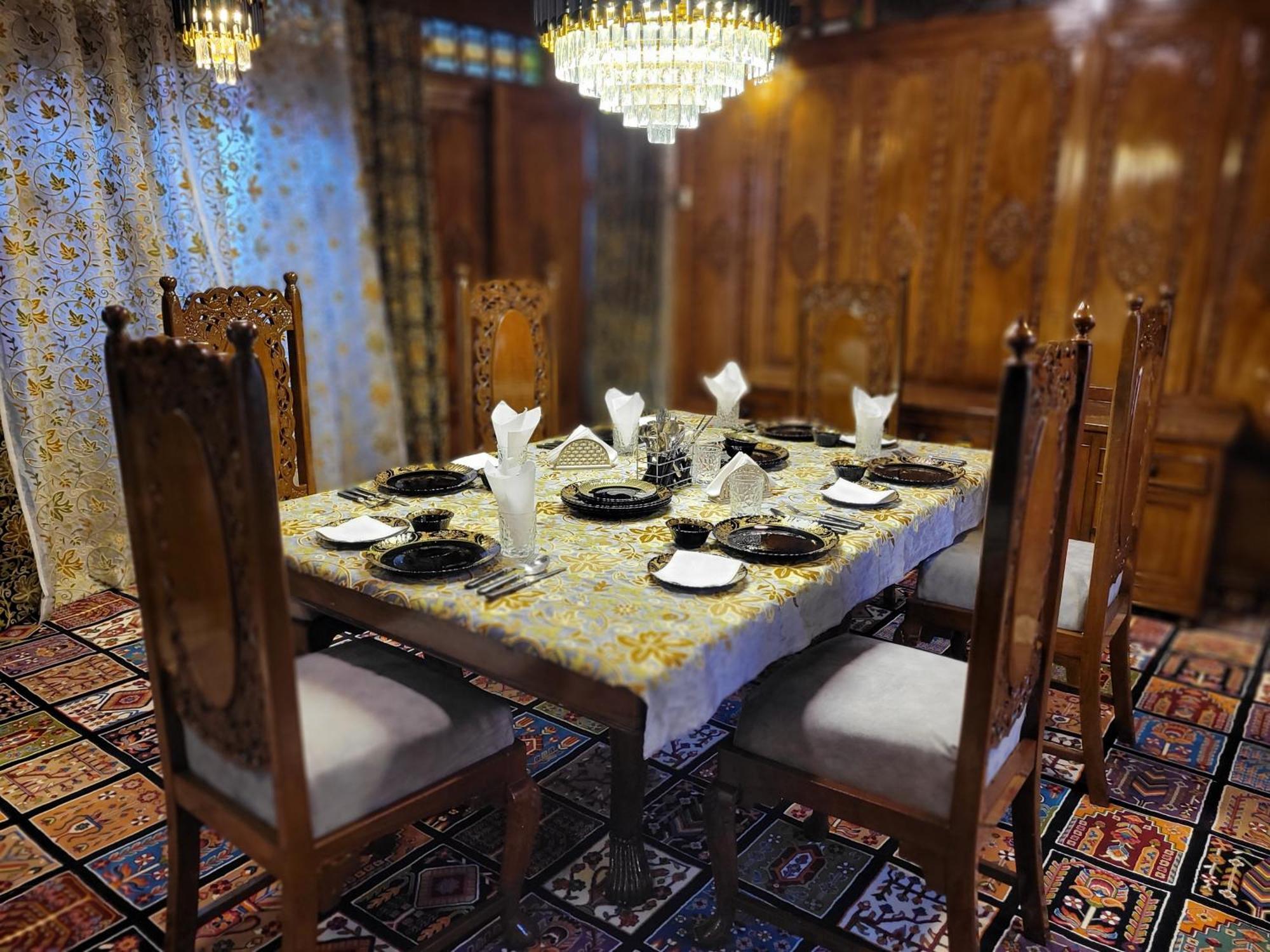 Aziz Palace Group Of Houseboats Srīnagar المظهر الخارجي الصورة