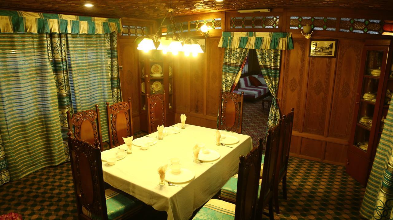 Aziz Palace Group Of Houseboats Srīnagar المظهر الخارجي الصورة